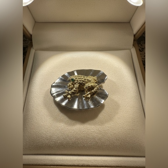 Park Lane Jewelry - Vintage Park Lane Gold Frog on Silver Lily Pad Brooch – Collectible Nature Pin